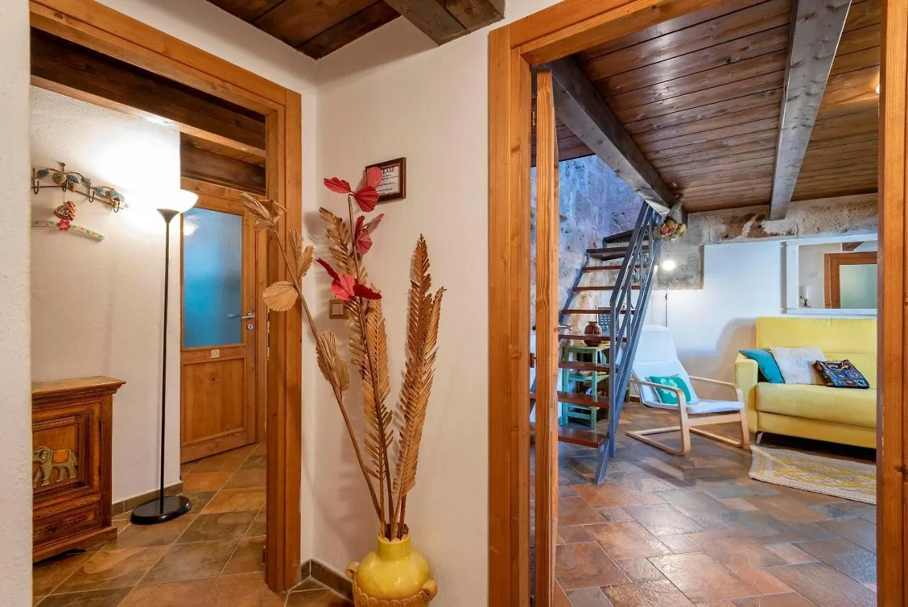 Emerald Top In Old Town By Sea Alghero Apartment